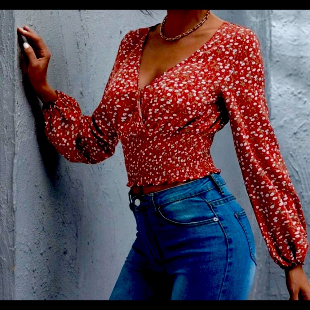 Beautiful blouse. - Picture 5 of 5